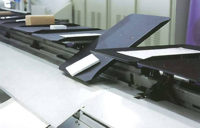 【小物・薄物向け仕分搬送機】イーソータ