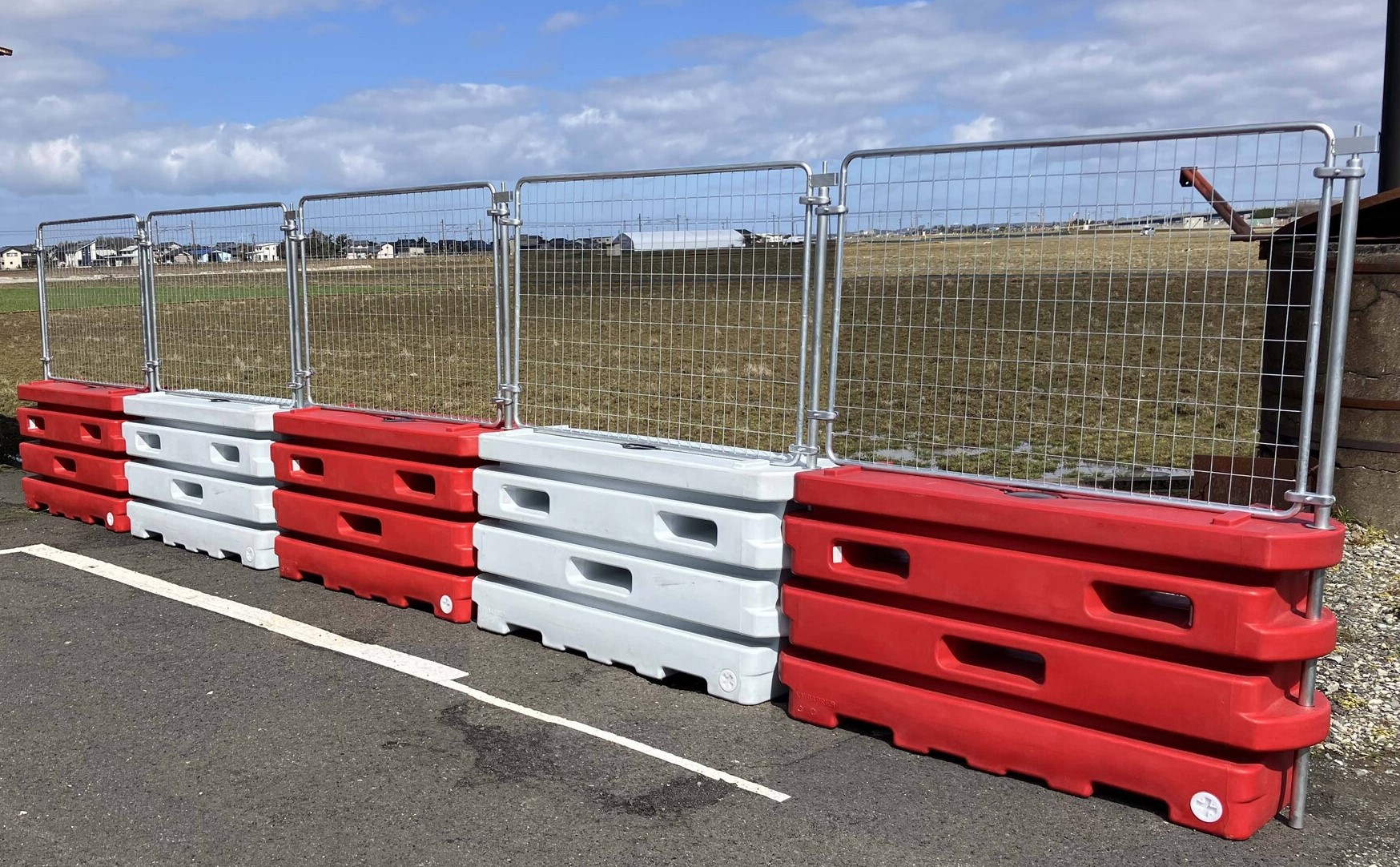 注水式仮設防護柵『KYブロックシリーズ』 | 八木熊 - Powered by イプロス