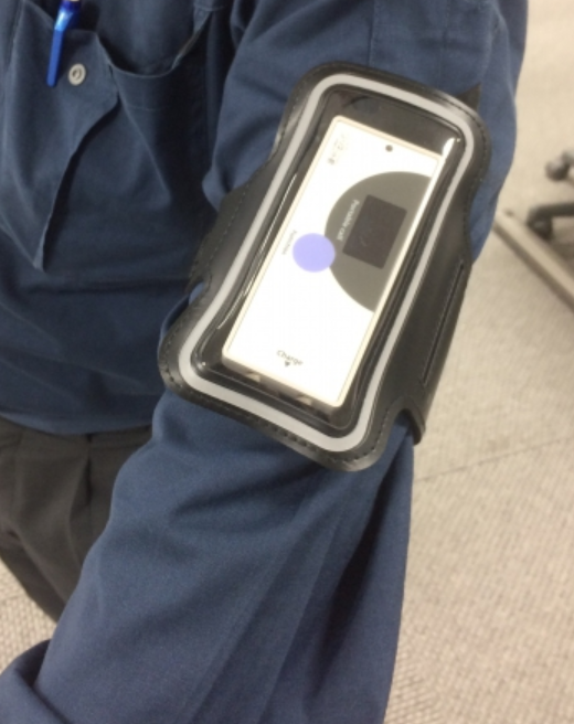 【お役立ち情報】ソネット君 携帯受信機をアームバンドで固定