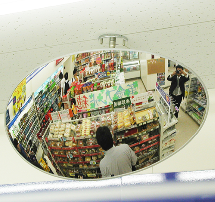 防犯・見守りミラー導入事例 ミラー店内の状況把握！