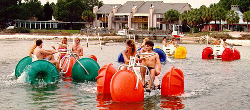 水上遊具・海上遊具『アクアサイクル』 | ヨッティングワールド