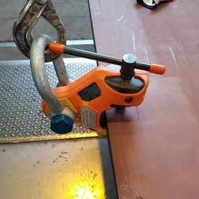 AD-S_Gladiator_clamp_3.jpg