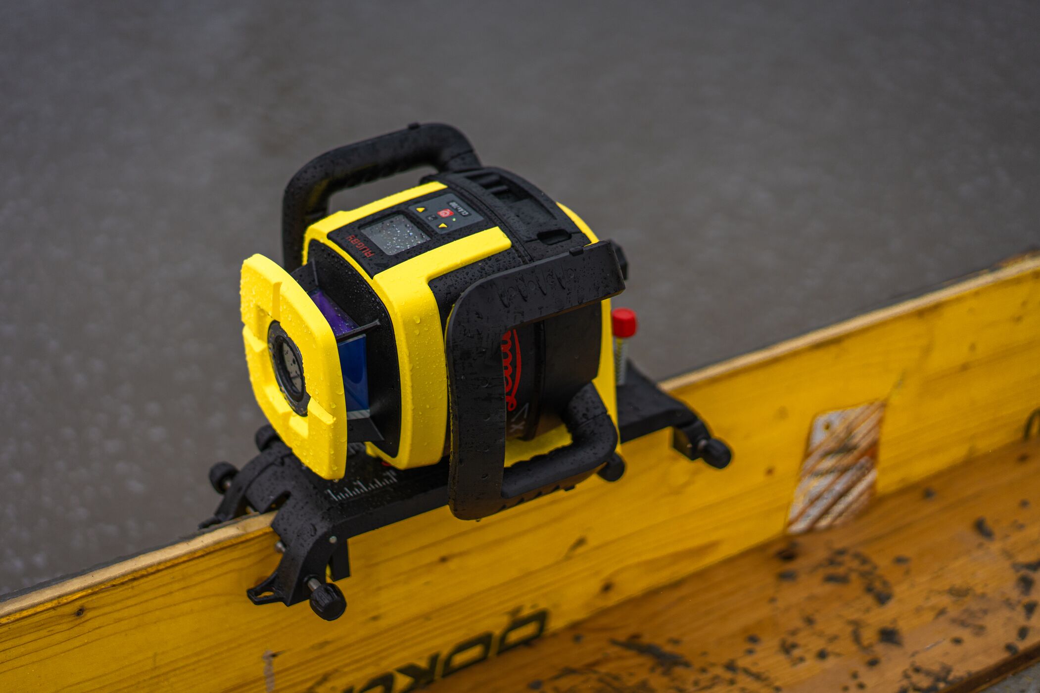 回転レーザーレベル 『Leica Rugby CLAx』 | ライカジオシステムズ