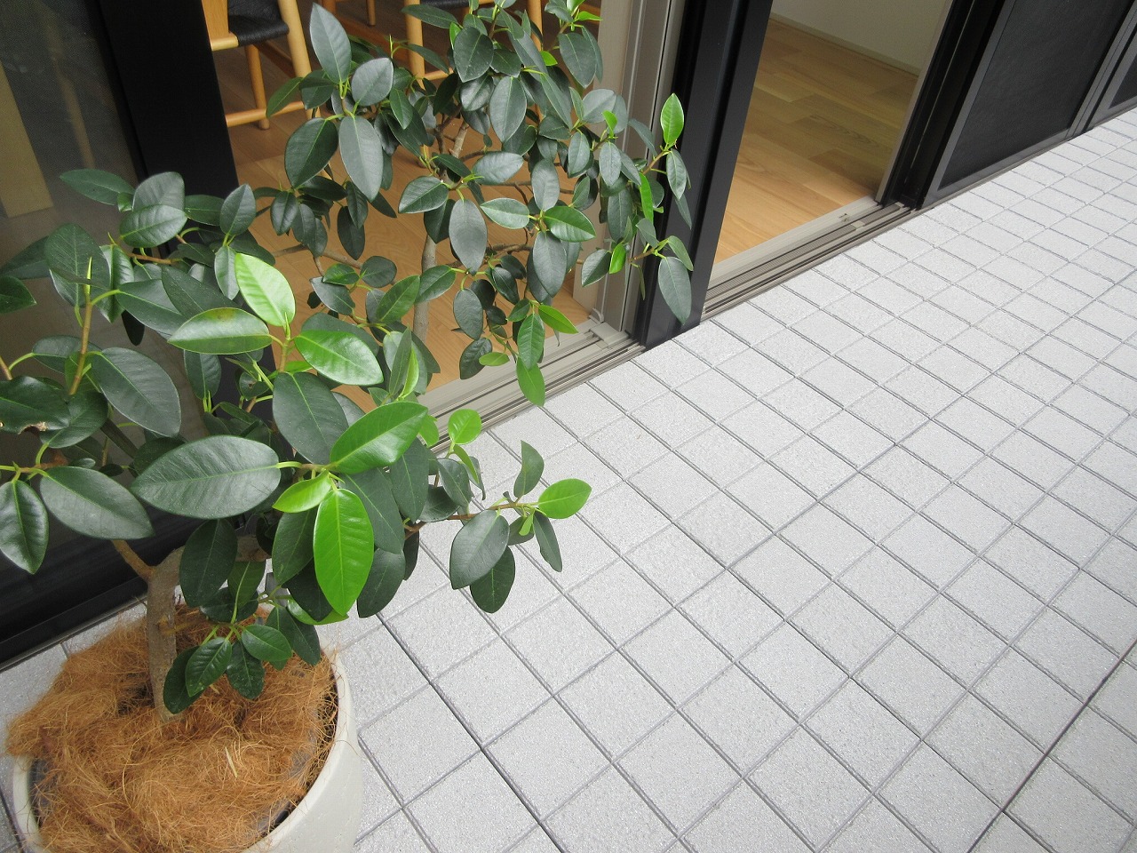 バリアフリー仕上げフラットバルコニー下地材『ボードデッキパネル