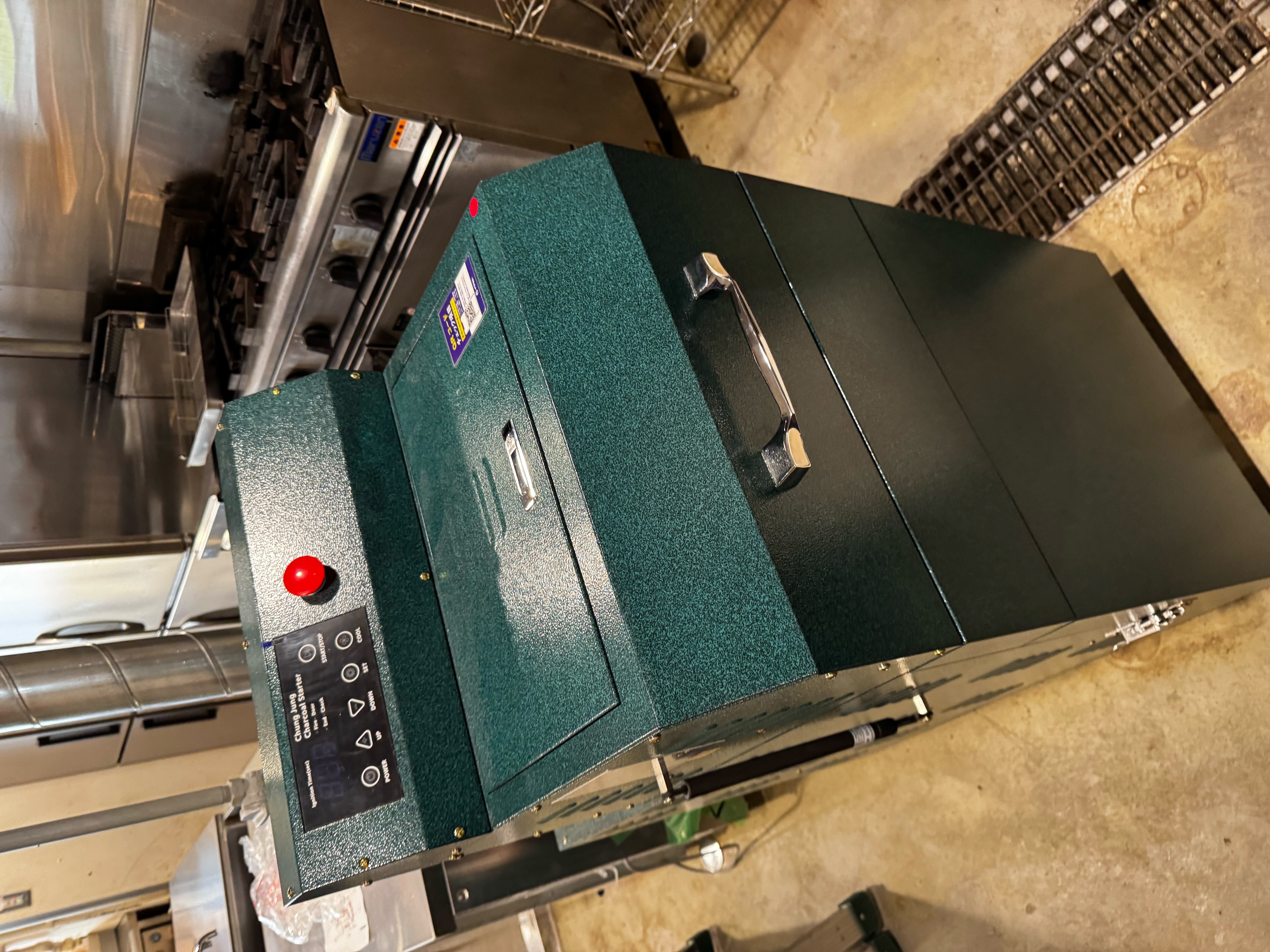 炭火焼きの新たなスタンダード『炭火スピード着火機』 | イワモト
