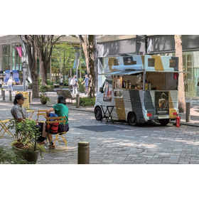 屋外コンセント開口部付き照明ポール 画像9.png