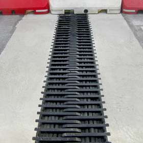 3L?タイプ　550-550　宇治川大橋.jpg