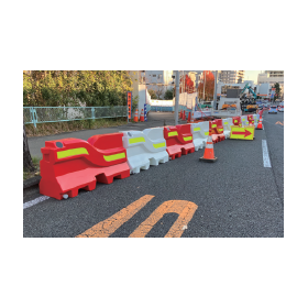 ?Wavyウォータータンクバリケード 画像2.png