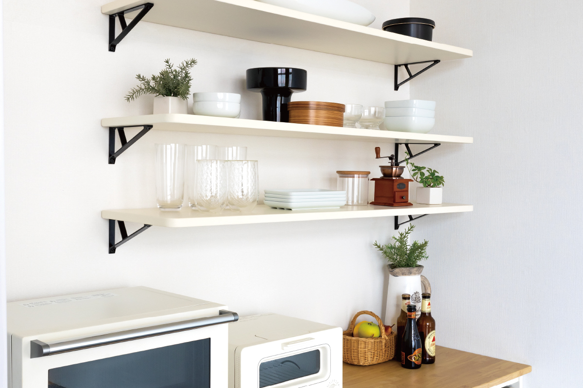 棚板と組み合わせて新たな収納スペースを生み出す「棚受金物」 | 南海